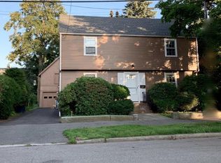 30 1/2 Dearborn St, Salem, MA 01970