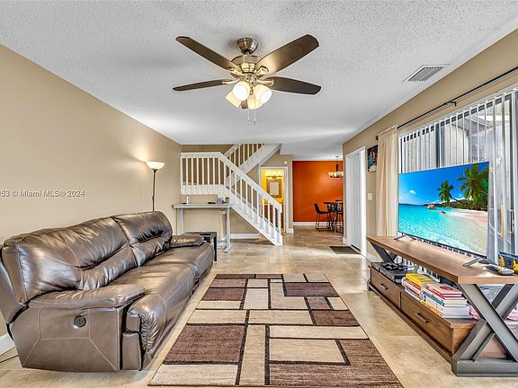5th image of 3363 Cocoplum Cir #33136