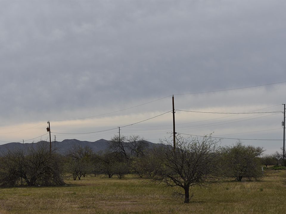 2nd image of 4105 N SAGUARO Drive #11