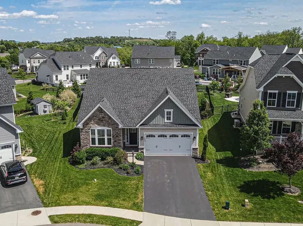 1444 Deer Creek Crossing Dr, Canonsburg, PA 15317