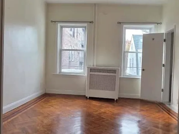 207 Jewett Avenue image 8 of 14