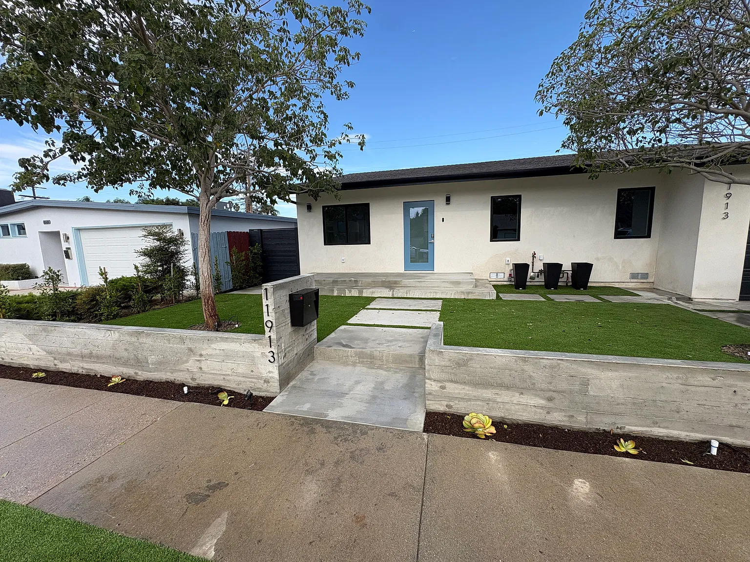 11913 Weir St — Photo 2