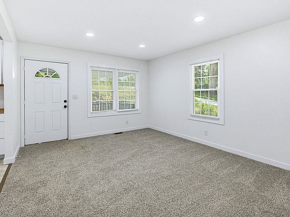 5th image of 705 W Georgia St