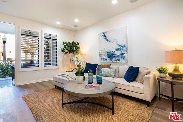 1st image of 5625 Crescent Park W APT 101