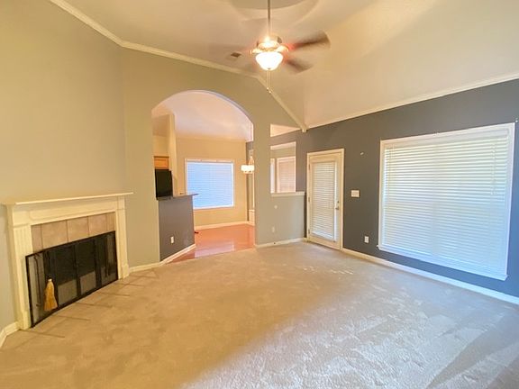 4th image of 2586 Plum Creek Dr