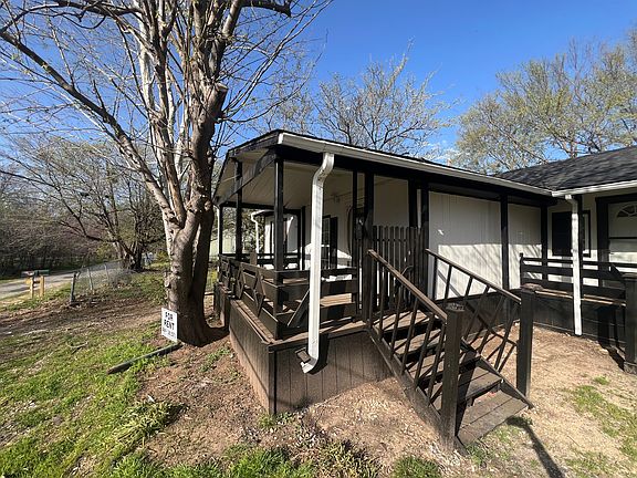 2nd image of 158 Diane Dr #1