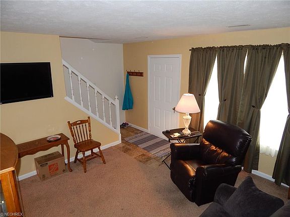 2nd image of 14720 Lakeview Dr #2