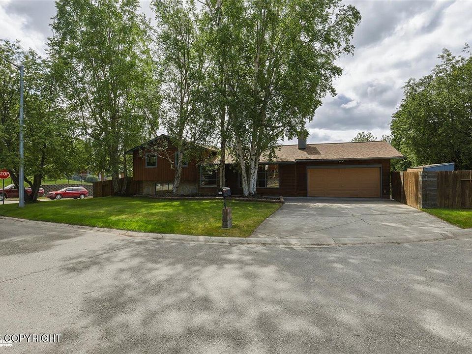 1st image of 3708 Tree Cir
