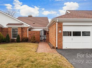 25 Lodge Ln, Waynesville, NC 28786