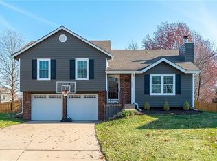 1225 NE Birchwood Dr, Lees Summit, MO 64086
