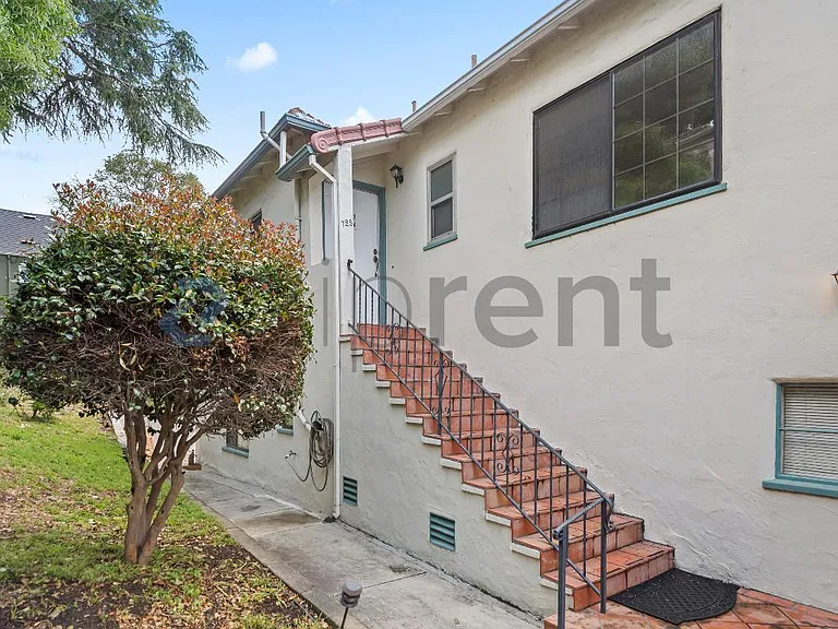 728 E 24th St #728 — Photo 5