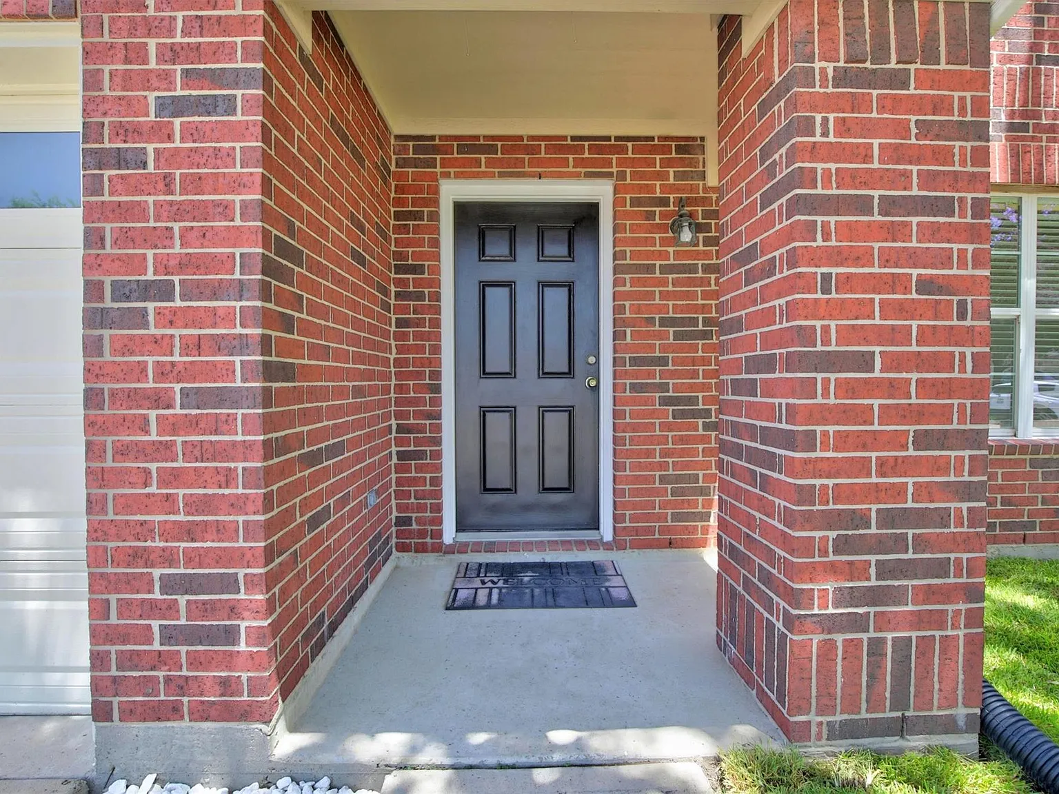 3 bed, 2.5 bath, 2427 sqft, $1,950 — Photo 4