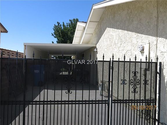 2nd image of 1126 Mariposa Way
