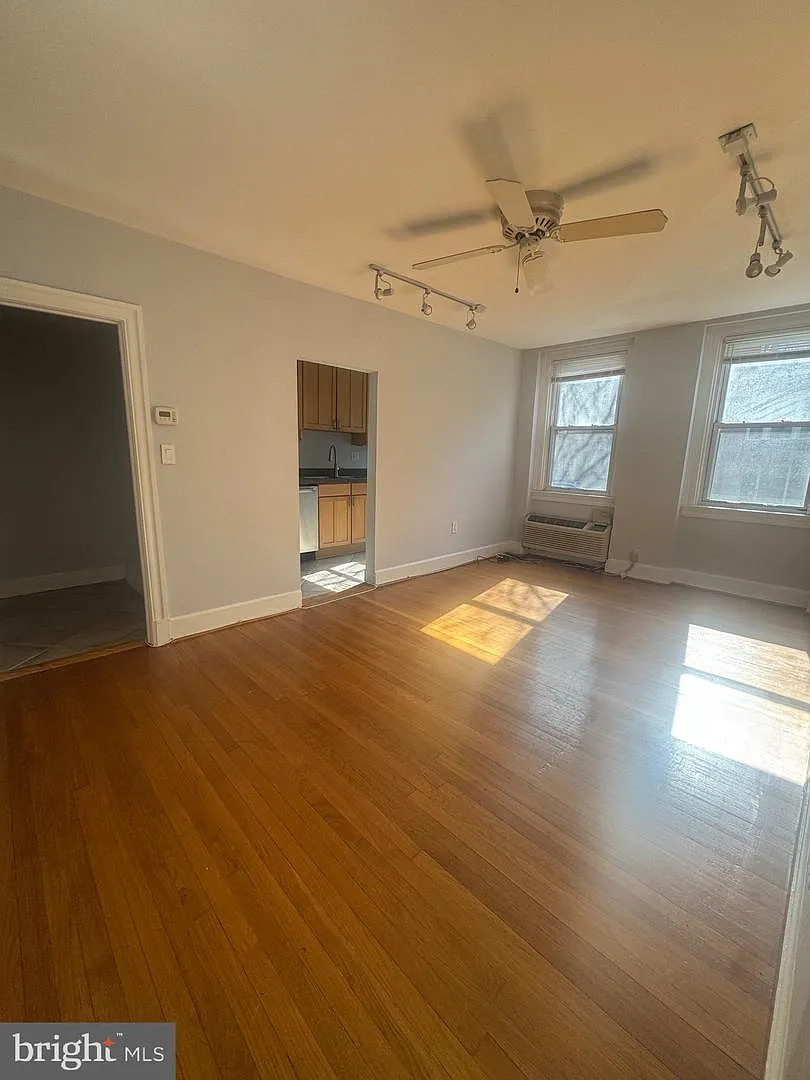 1 bed, 1.0 bath, 650 sqft, $2,200 — Photo 3