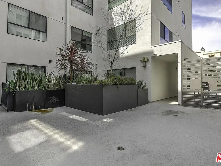 5030 Rosewood Ave #304 — Photo 20