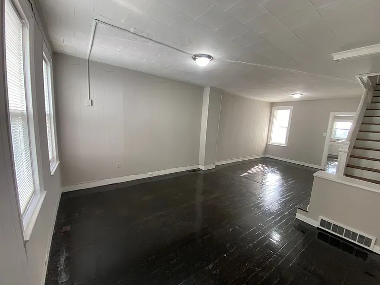 216 Park Pl — Photo 3