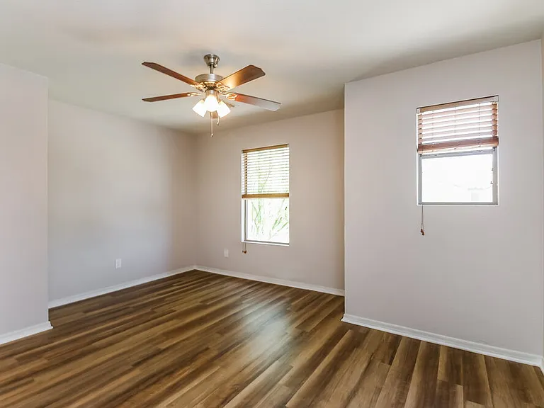 526 E Milada Dr — Photo 12