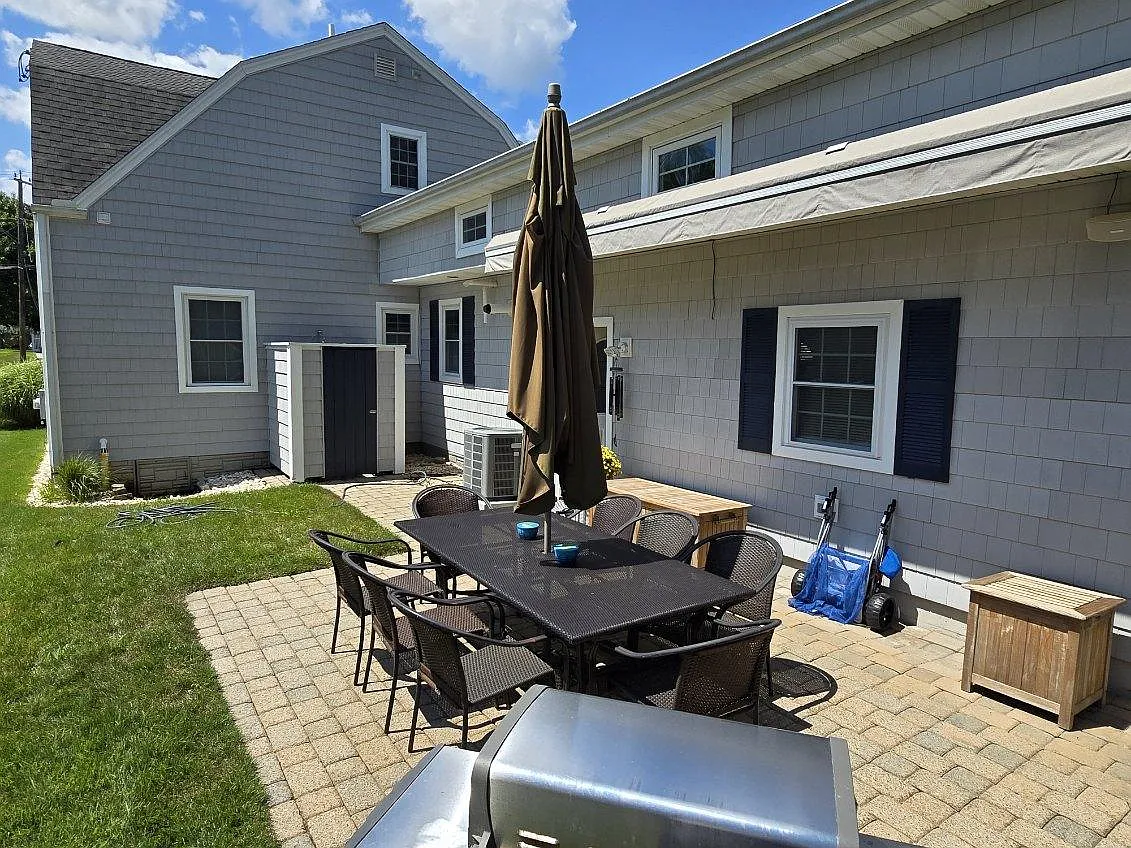 2 bed, 1.5 bath, 1989 sqft, $3,500 — Photo 3