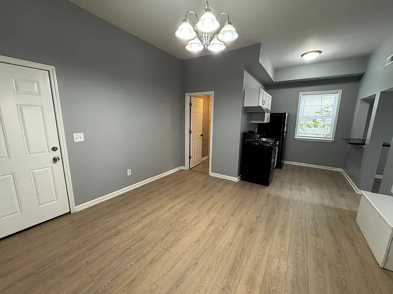 1224 S Belmont Ave — Photo 3