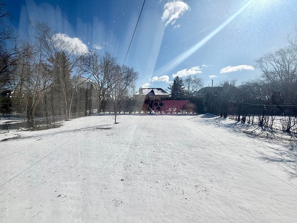 2nd image of 701 Anthony Trl