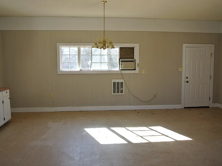 1187 First Street Ext — Photo 2