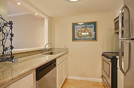 4th image of 3201 Saint Charles Ave APT 212