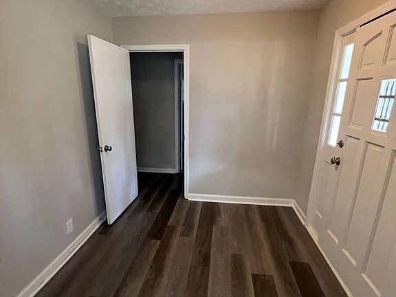 2nd image of 2567 Kings Way