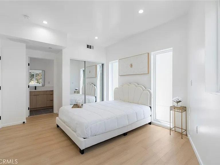 2517 Alsace Ave #1/2 — Photo 17