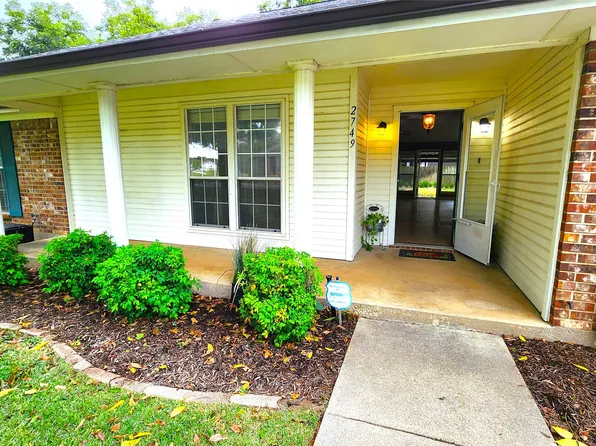 2749 Pecan Dr, Flower Mound, TX 75028