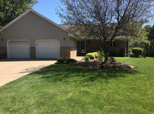 2005 Oak Dr, Eureka, IL