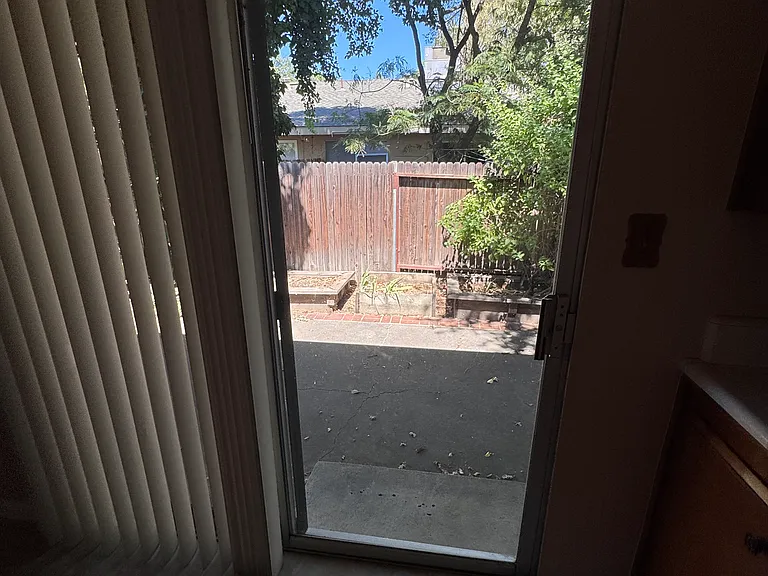 33-35 Simmons Way — Photo 14