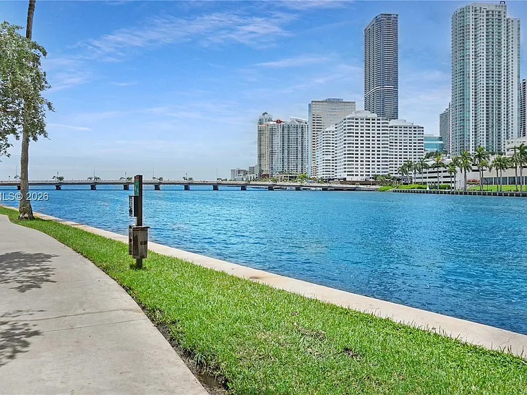 801 Brickell Key Blvd #2210 — Photo 68