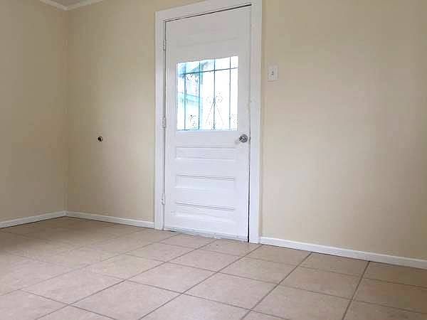 1st image of 729 Flint Ave
