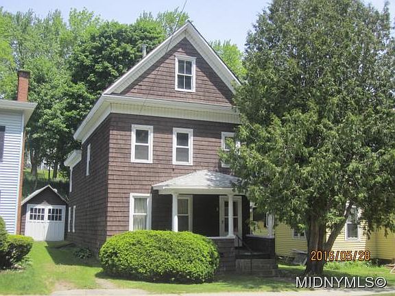 3rd image of 92 W Monroe St