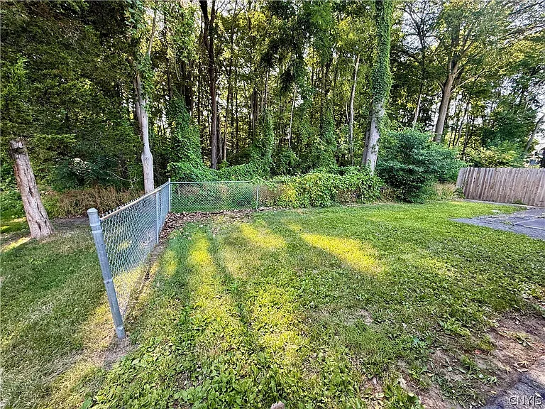 106 Keith Dr — Photo 31