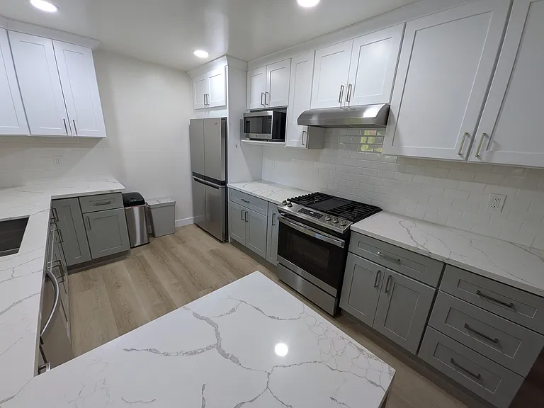 221 Rodonovan Dr — Photo 3
