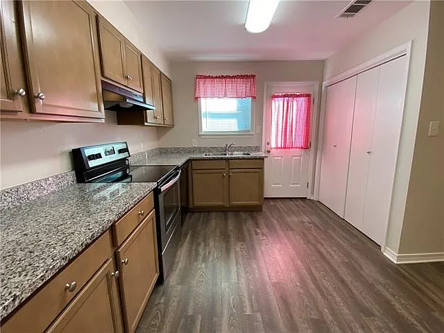1233 Central Ave — Photo 7