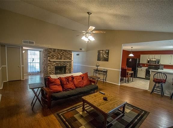 3rd image of 2717 Mistywood Ln