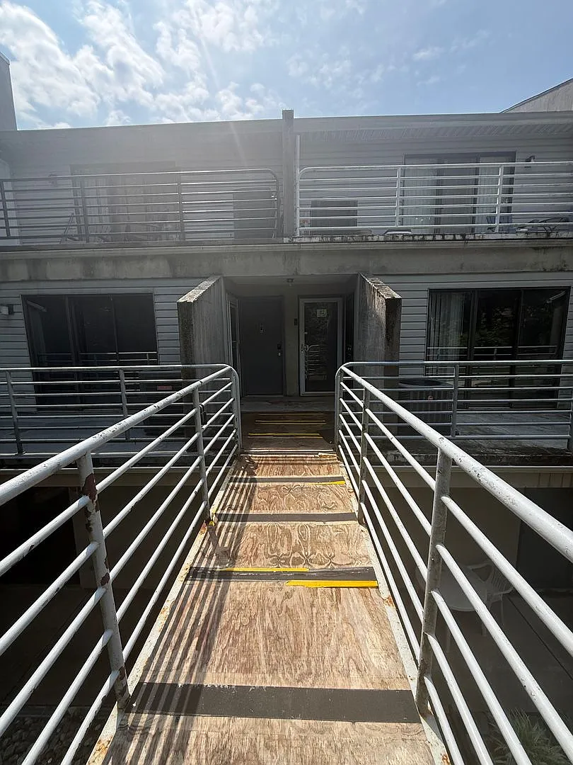 Fresh Paint and Updated Condo in Parkville MD! — Photo 3