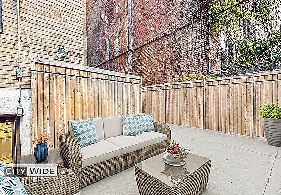 3rd image of 219 E 69th St #1D
