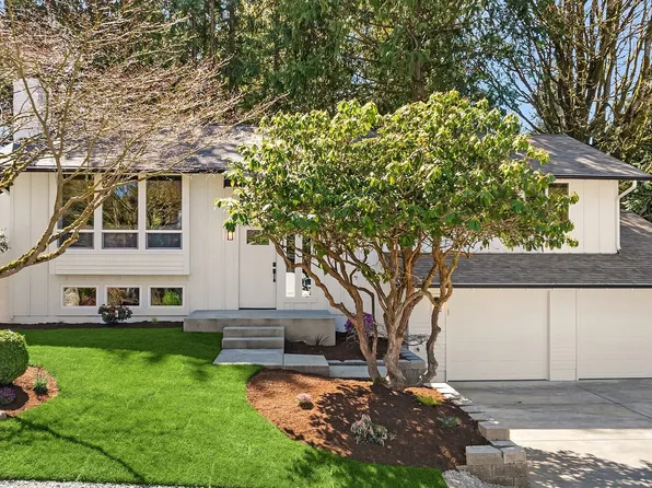 8820 194th Street SW, Edmonds, WA 98026