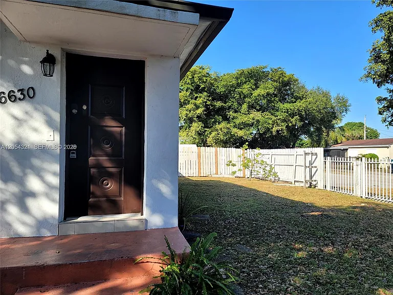 6630 NW 29th Ave — Photo 3