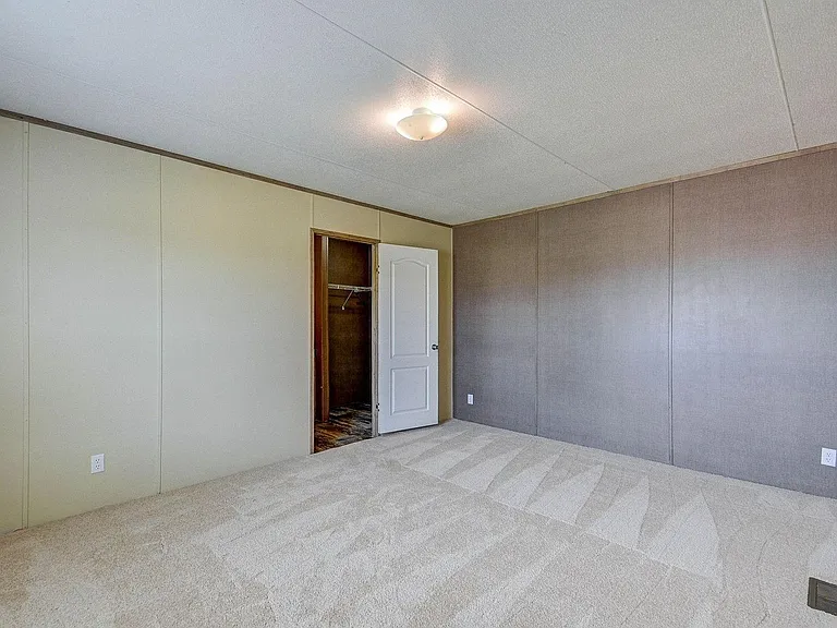 2245 Ben Blvd — Photo 18
