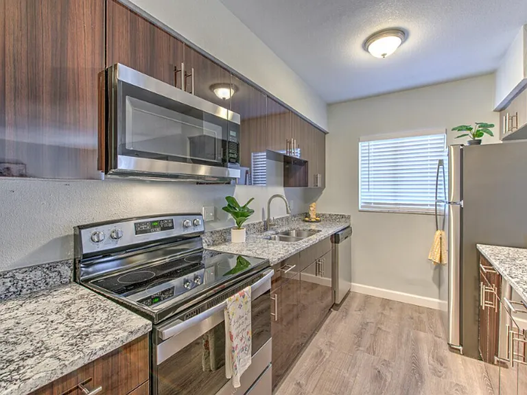 Pearl Cove Apartments — Photo 7