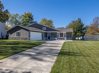 2916 Walter Rd, Westlake, OH 44145