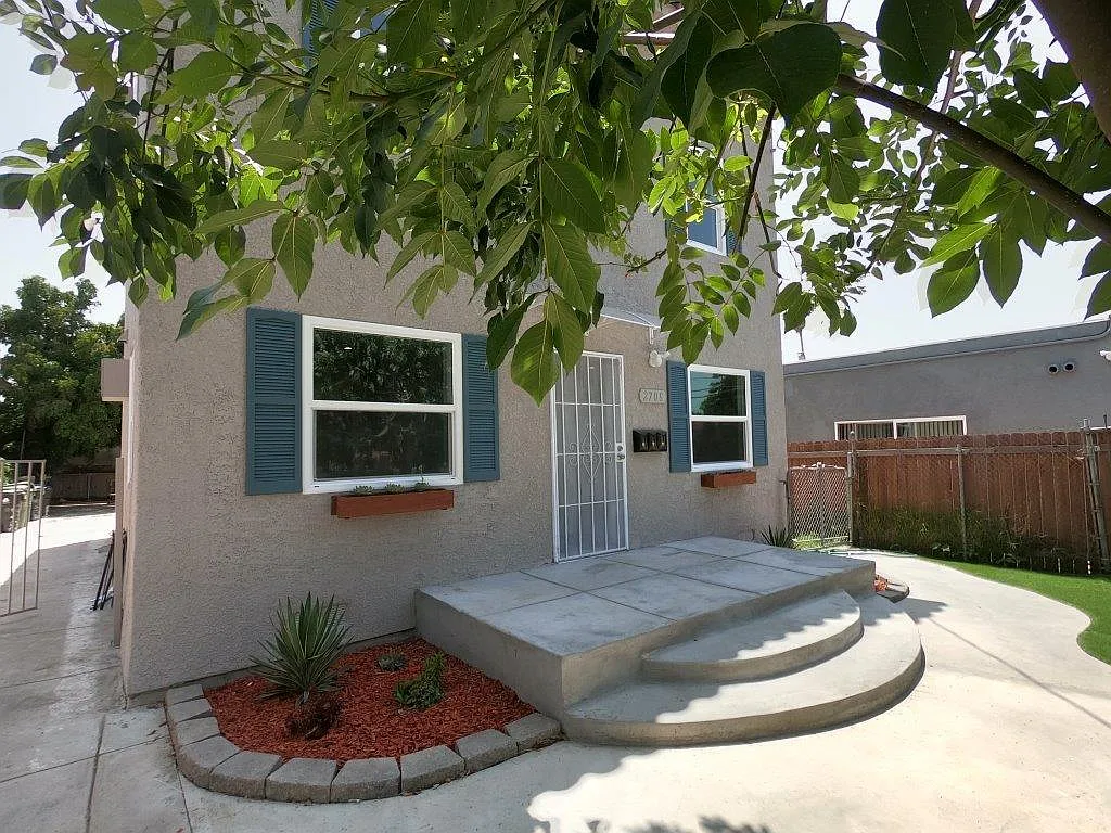3 bed, 1095 sqft, $3,795 — Photo 2