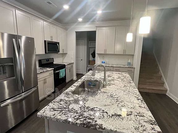 3rd image of 106 Brody Way