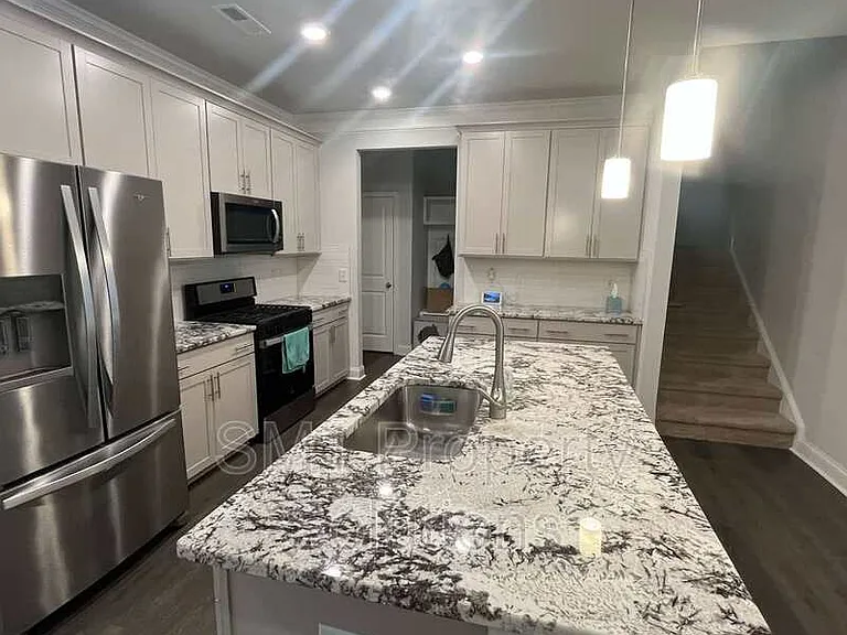 106 Brody Way — Photo 3