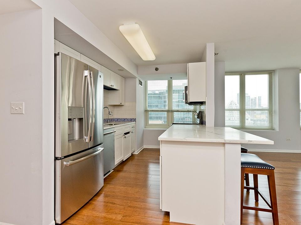 1st image of 345 N La Salle St #2601