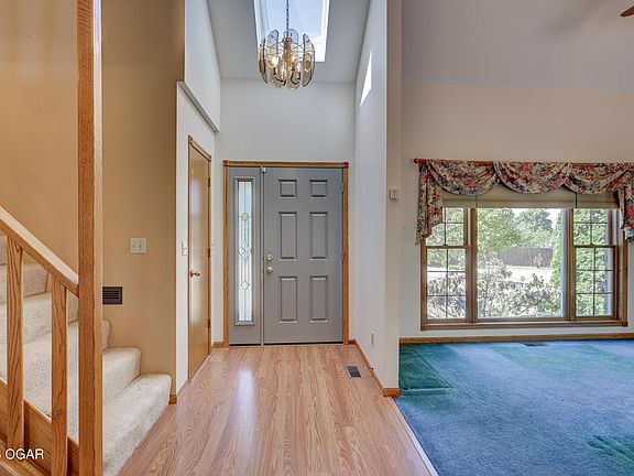 2nd image of 312 Lakeview Ln
